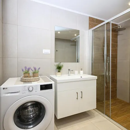 Galanthus 1 Apartment